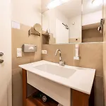 公寓 Der Sonnberg Alpinlodges - Mit Seeblick, Privater Sauna Und Self Check-in