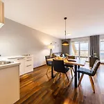 Der Sonnberg Alpinlodges - Mit Seeblick, Privater Sauna Und Self Check-in 公寓 滨湖采尔