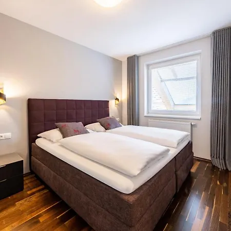 Apartamento Der Sonnberg Alpinlodges - Mit Seeblick, Privater Sauna Und Self Check-in