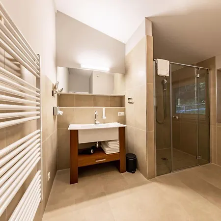 Der Sonnberg Alpinlodges - Mit Seeblick, Privater Sauna Und Self Check-in Apartment Zell am See