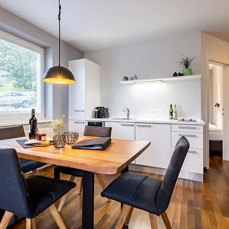 Der Sonnberg Alpinlodges - Mit Seeblick, Privater Sauna Und Self Check-in צל-אם-זי
