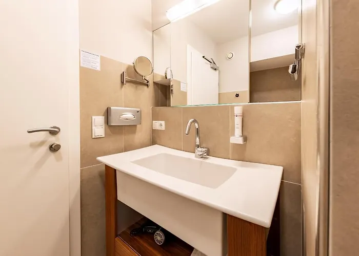 Apartament Der Sonnberg Alpinlodges - Mit Seeblick, Privater Sauna Und Self Check-in