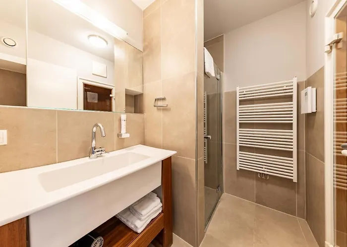 Der Sonnberg Alpinlodges - Mit Seeblick, Privater Sauna Und Self Check-in * Zell am See