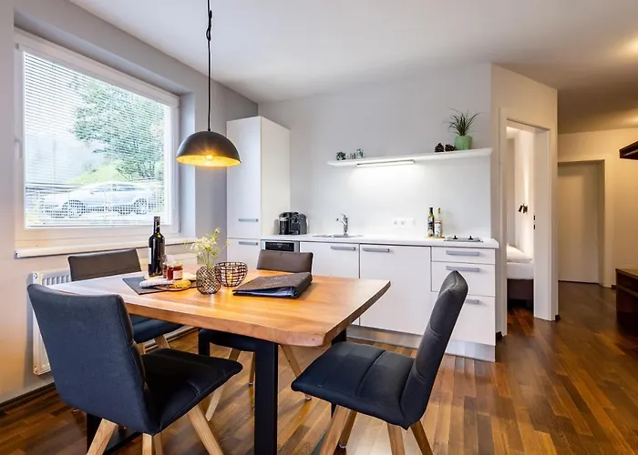 Der Sonnberg Alpinlodges - Mit Seeblick, Privater Sauna Und Self Check-in زيل أم سي